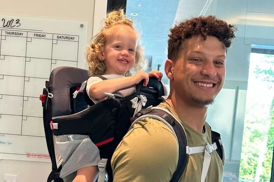 Patrick Mahomes Shares His Happy Moments When He Plays With His Two Children, Plays Slides Together, Pushes Cars Around The Street, Making Fans Love Them.