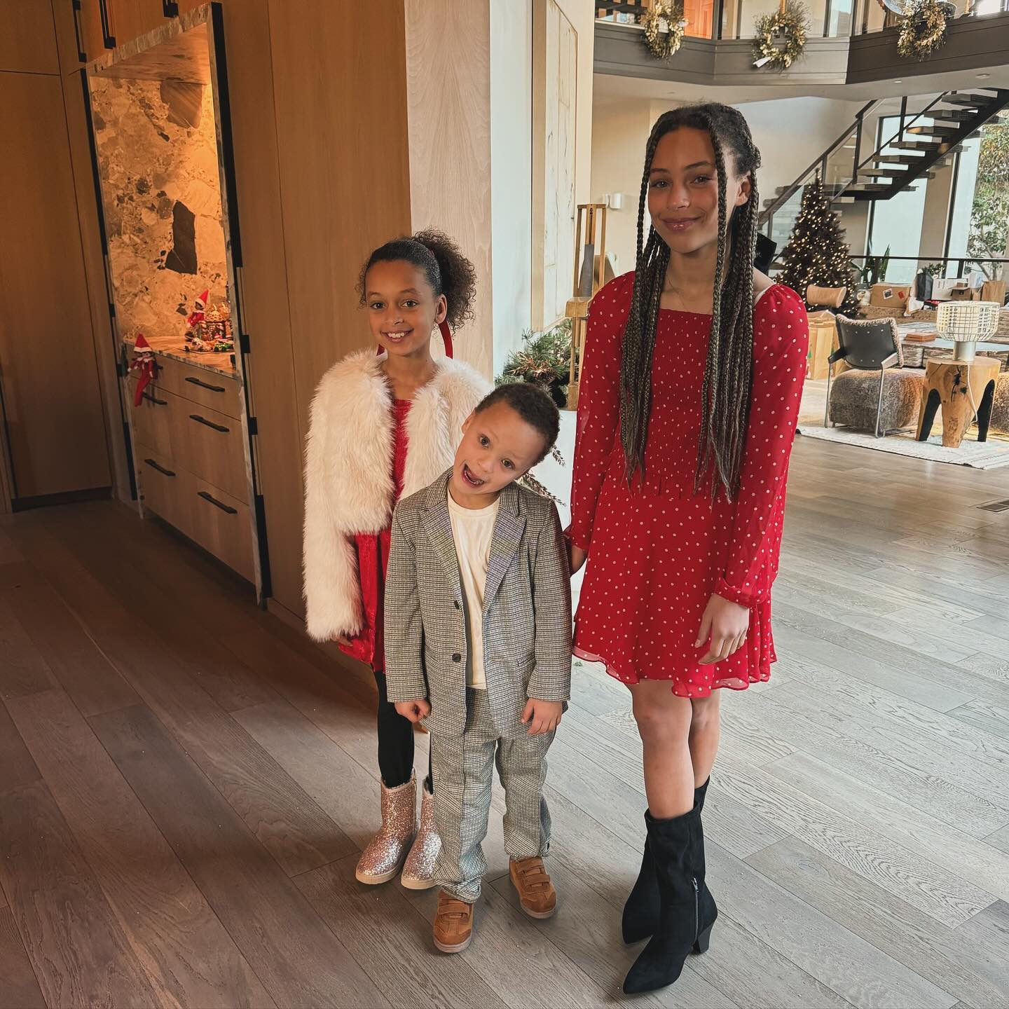 Steoh Curry and Ayesha Curry's kids.