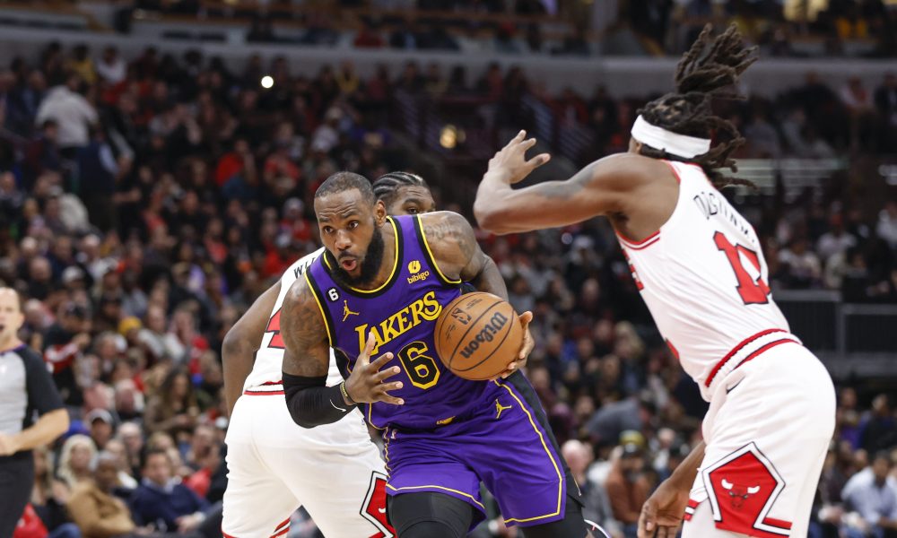 Lakers vs. Bulls: Lineups, injuries and broadcast info for Wednesday