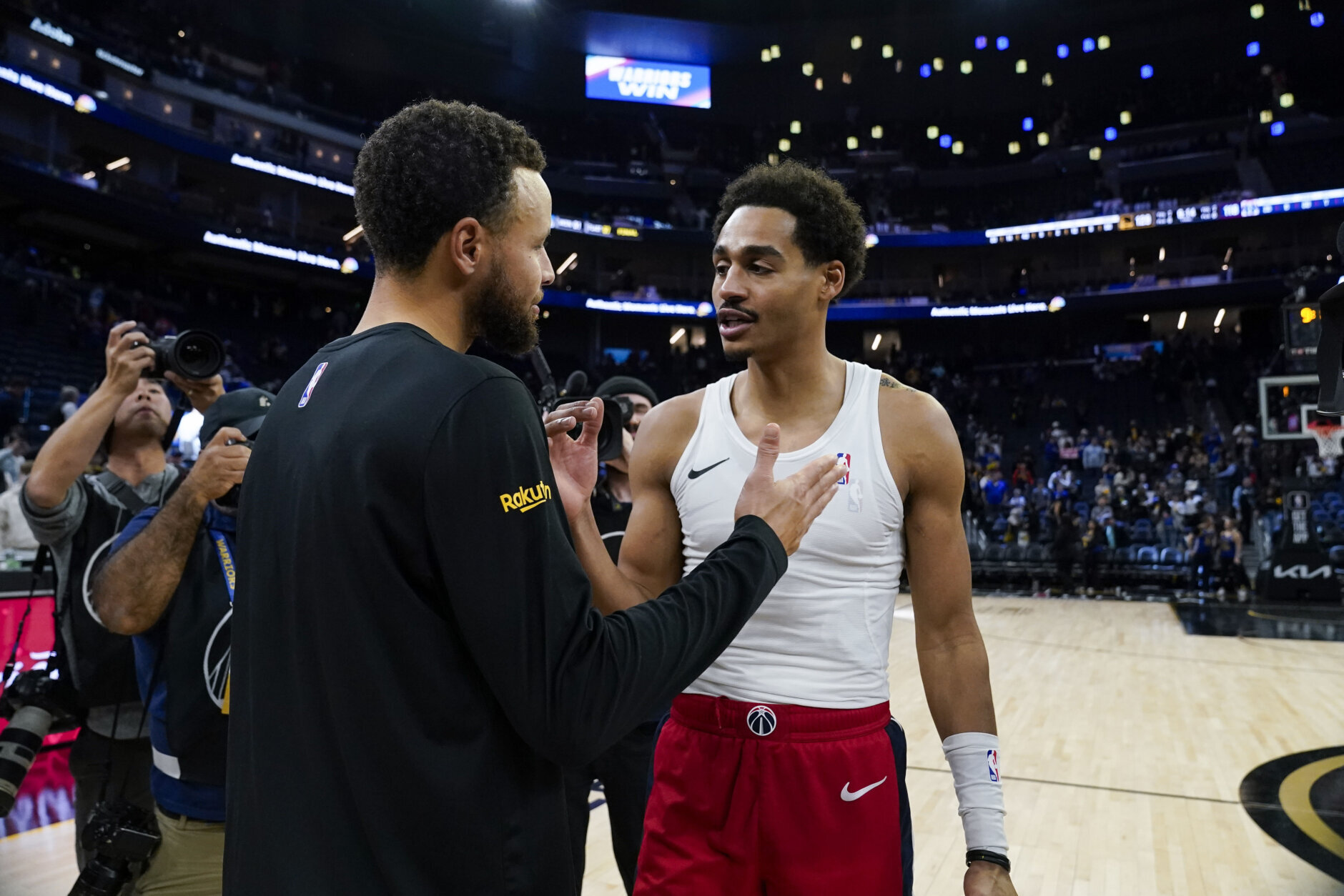 Stephen Curry outduels former teammate Jordan Poole to help Warriors beat  Wizards, 129-118 - WTOP News