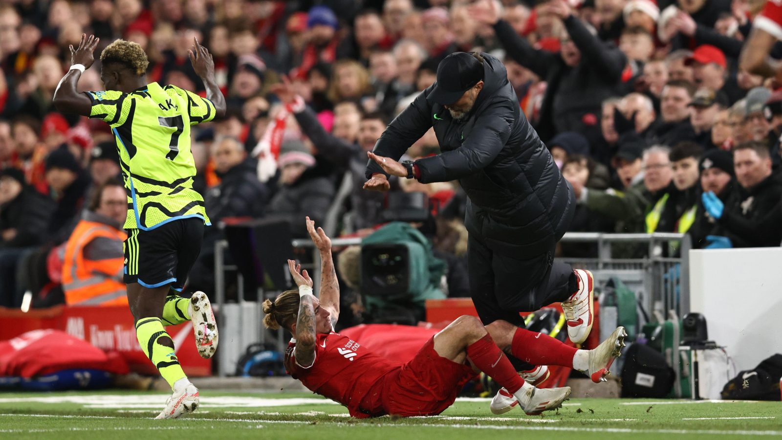 16 Conclusions on Liverpool 1-1 Arsenal: Saliba, Rice, Odegaard's handball,  Klopp's substitutions