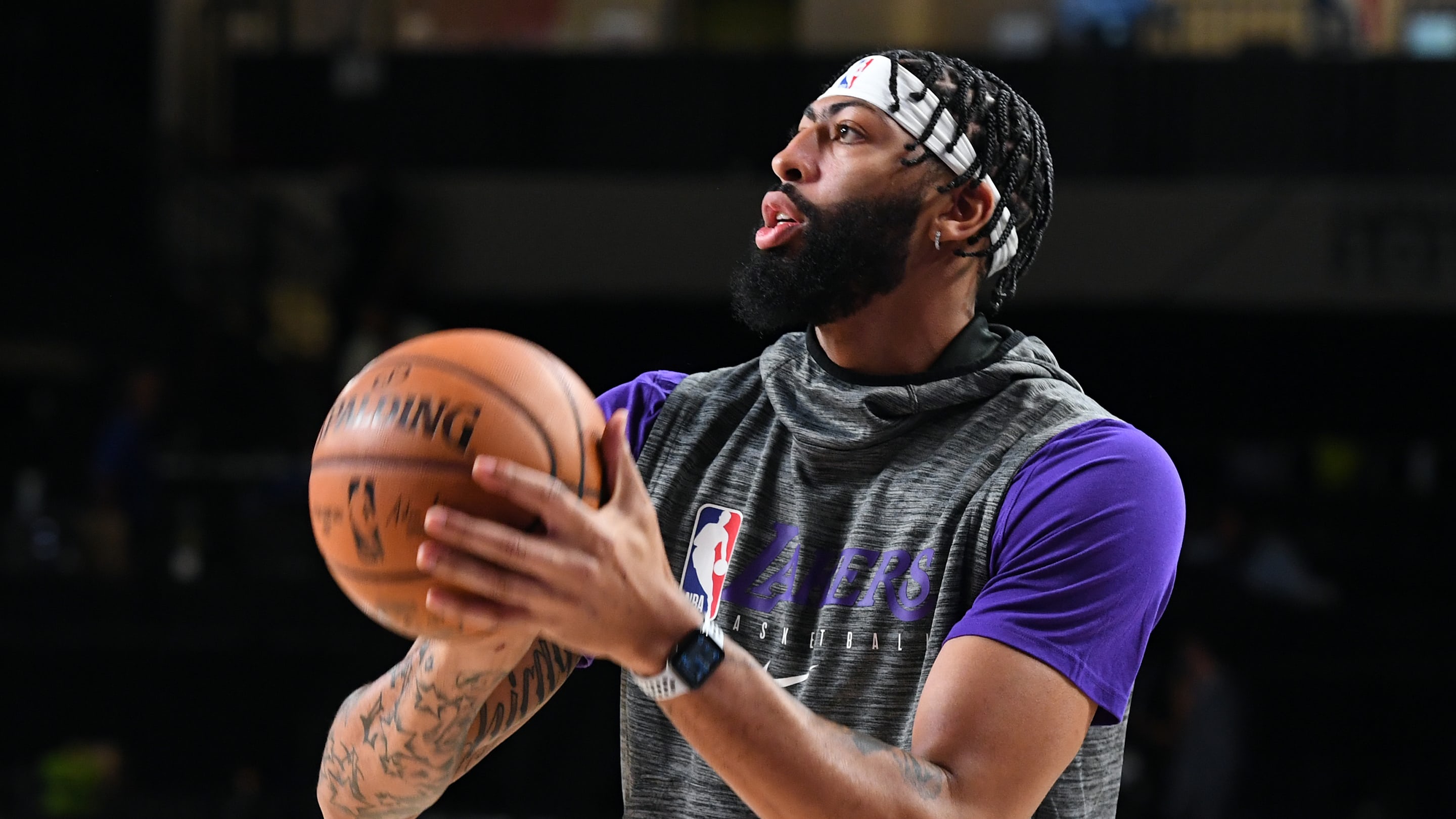 Watch Spotting: Los Angeles Laker Anthony Davis Wearing An Apple Watch  While Warming Up For Game 1 Of The NBA Finals - Hodinkee