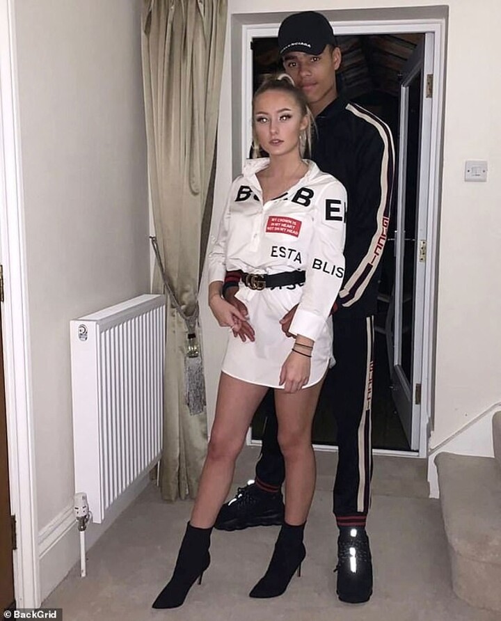 Utd star Greenwood 'SPLITS from model girlfriend Robson' in coronavirus  lockdown| All Football