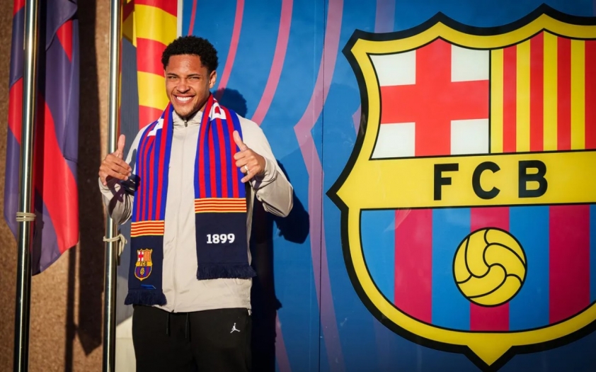 OFFICIAL: Barca welcomes new recruits with a series of meaningful activities 381308