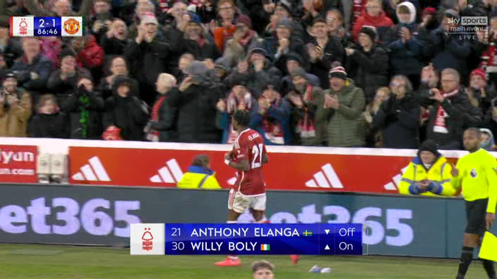 Anthony Elanga had Man Utd fans fuming as he left the pitch