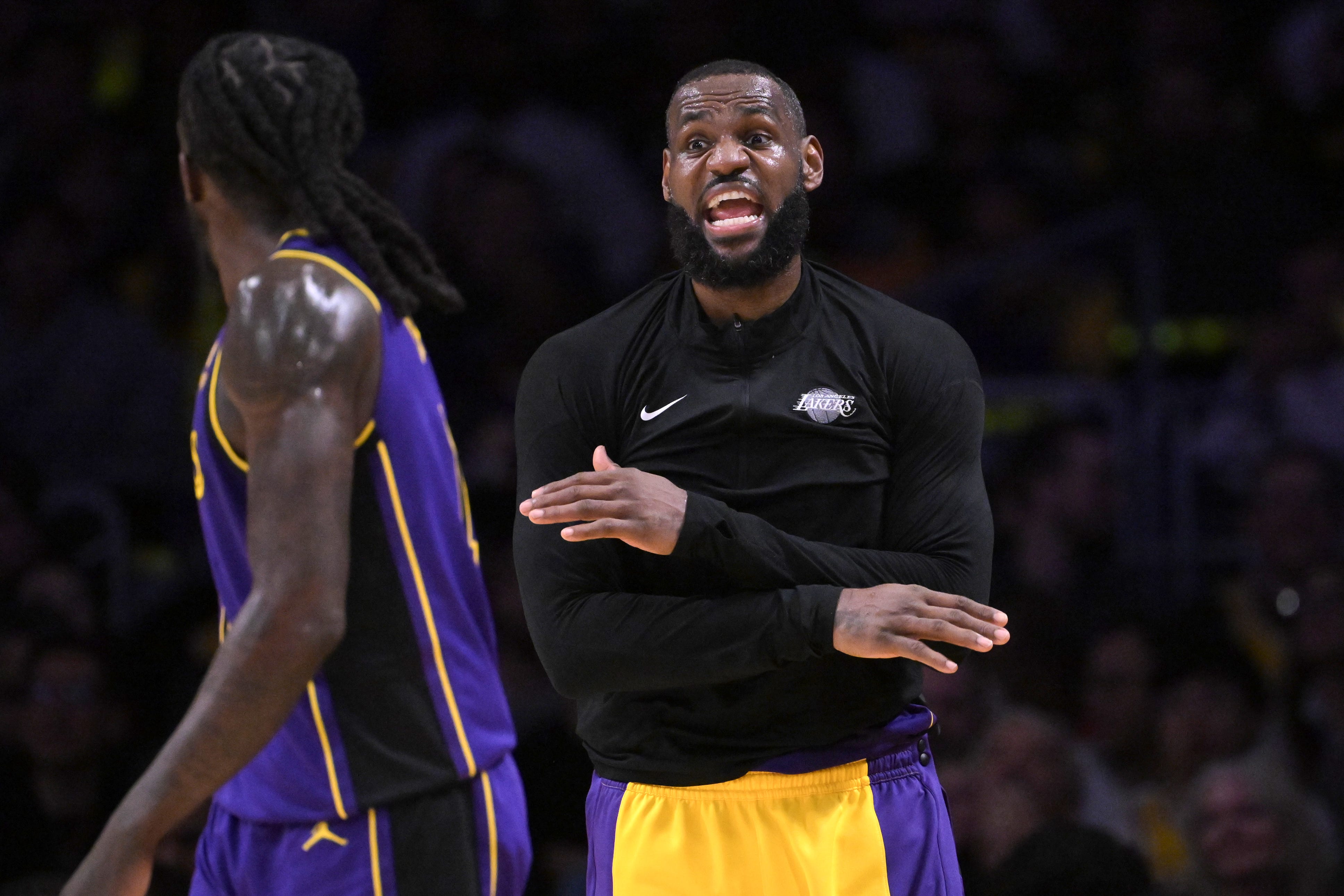 LeBron James on Lakers after latest loss: 'We just suck right now'