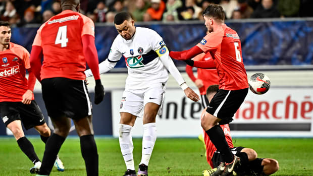 Kylian Mbappe scores hat-trick in 48 mins as PSG thrash US Revel - Futbol  on FanNation