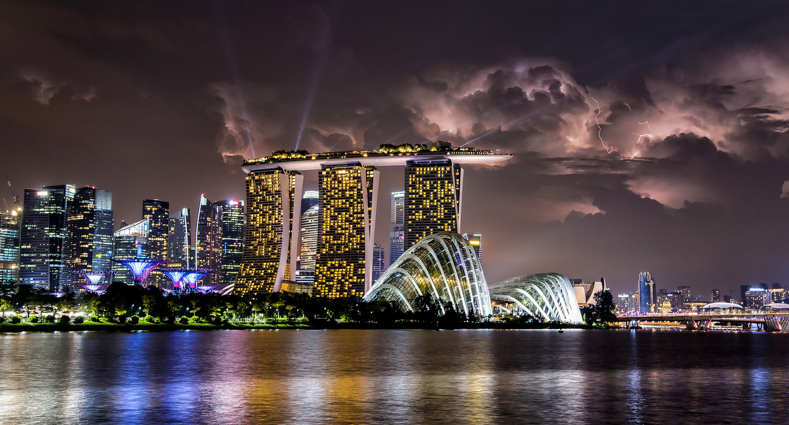 Marina Bay Sands and Lightning, Singapore | Now here's somet… | Flickr