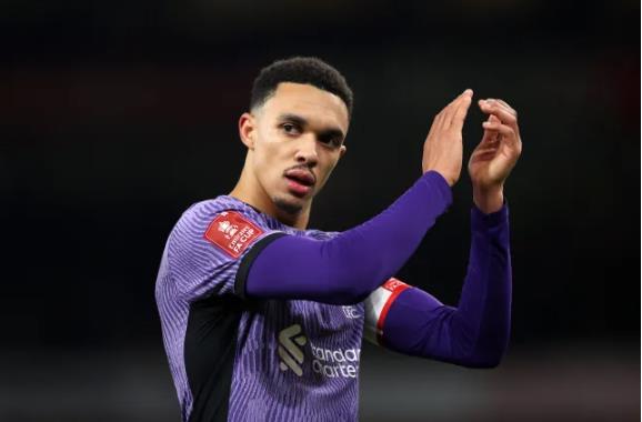 Trent Alexander-Arnold dinh chan thuong dau goi