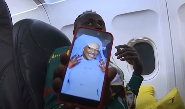 Sadio Mane showed his wife Aisha is his phone background after their wedding last week