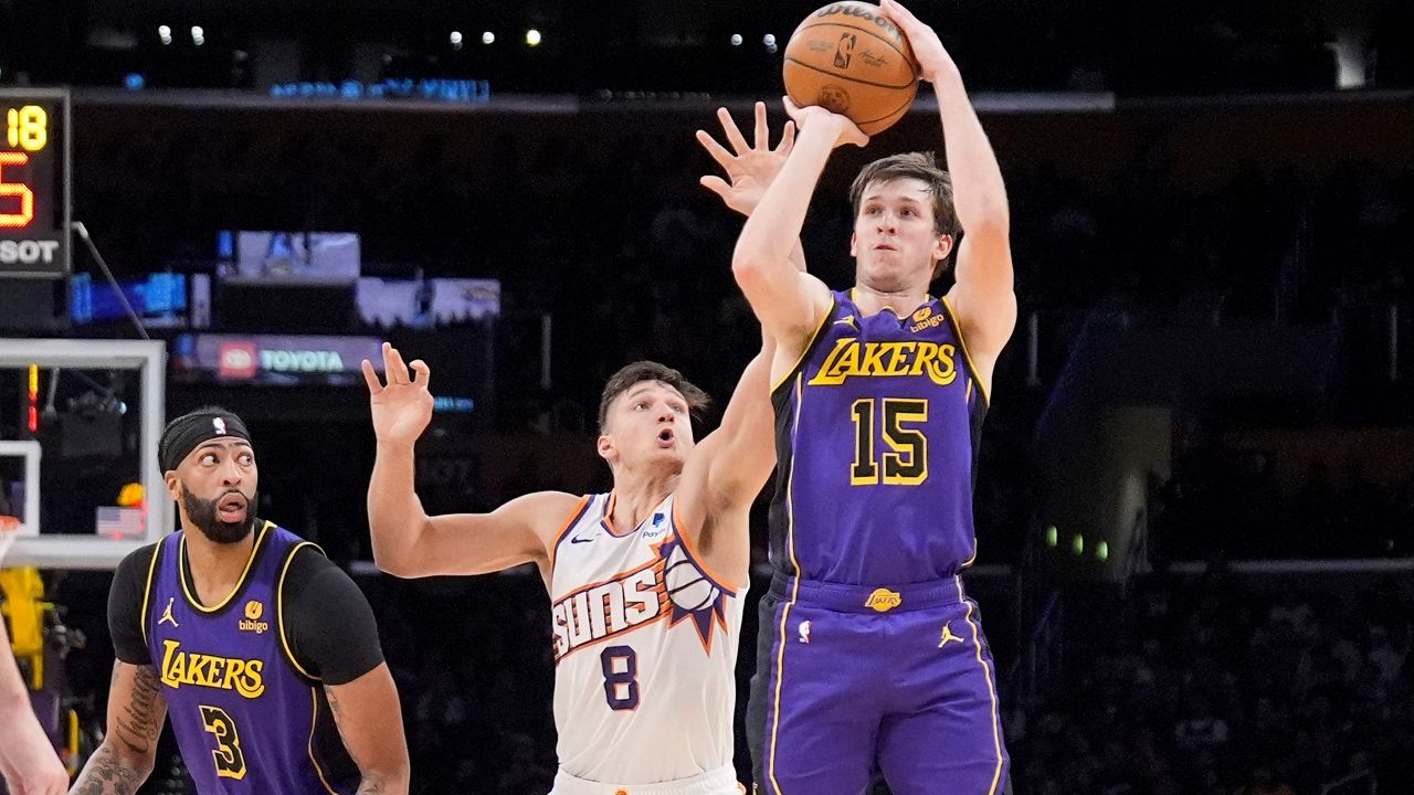 Suns roll to a 127-109 victory over Lakers