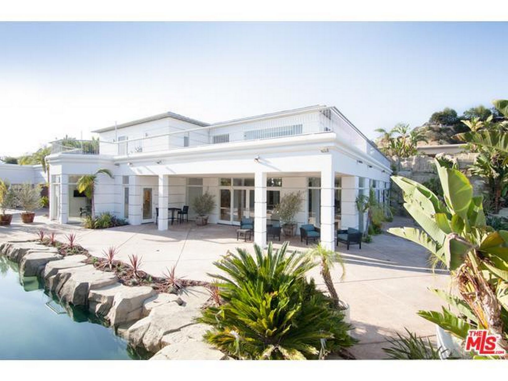 Steven Gerrard's £18m Los Angeles mansion is just yards from where Elvis Presley once lived