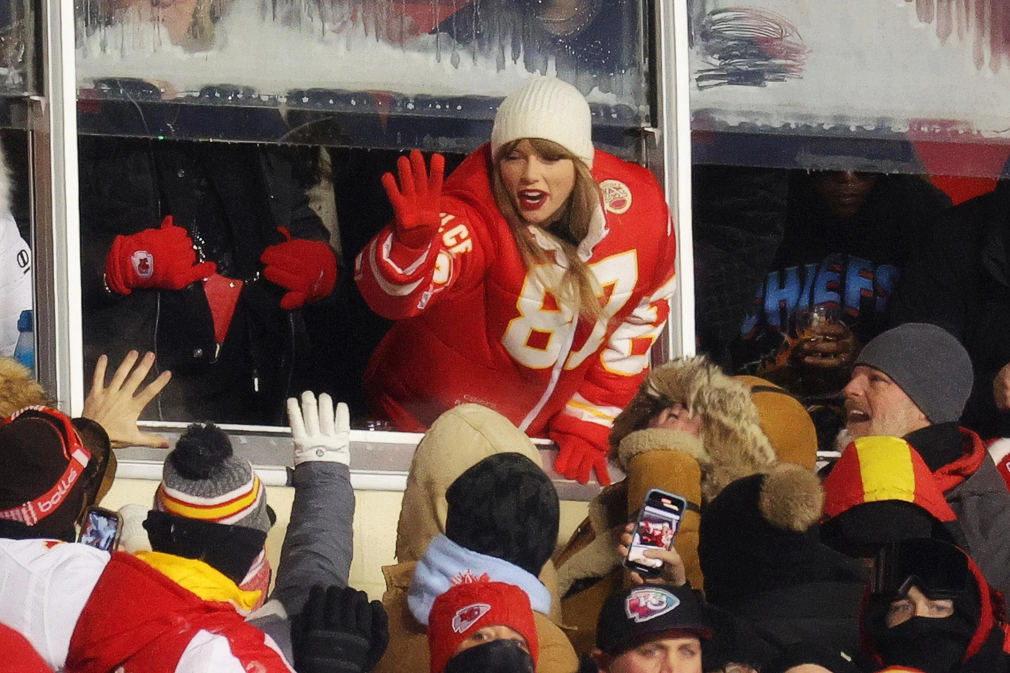 Taylor Swift Wears Travis Kelce Jersey Puffer Coat Designed by 49ers Kyle Juszczyk s Wife Kristin 193