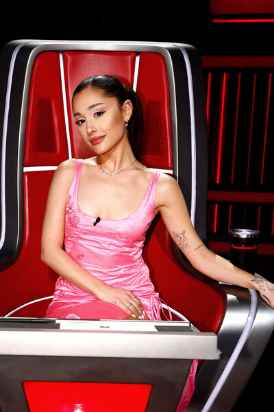 The Voice Ariana Grande Fashion 2115b