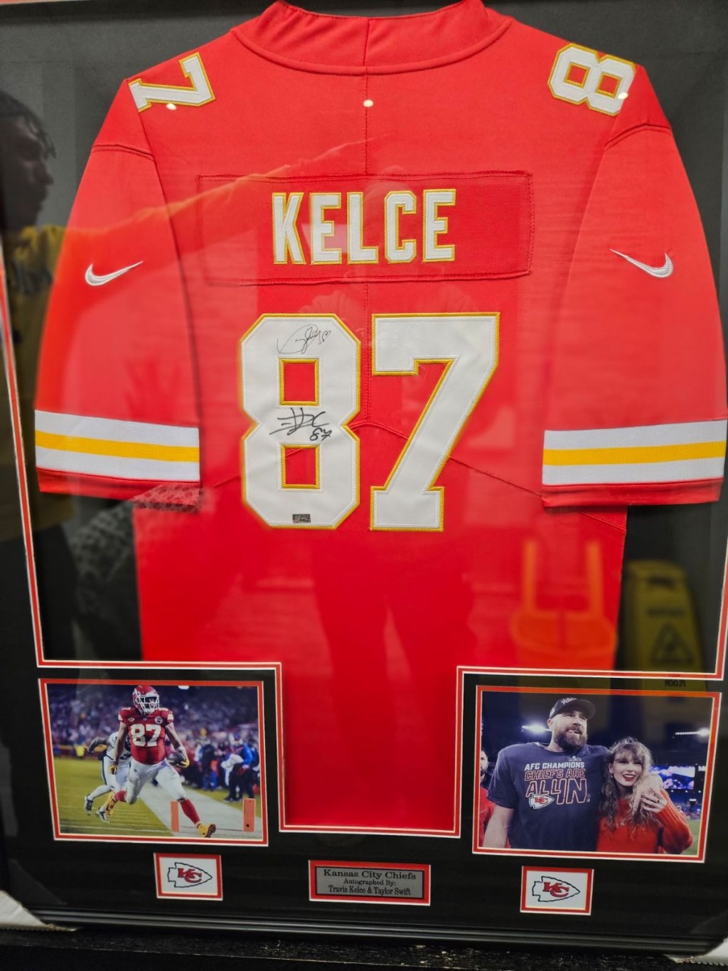 Travis Kelce jersey