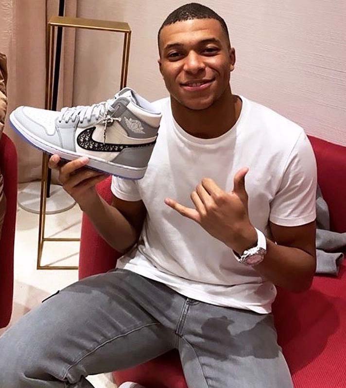 Kylian Mbappe was given a special gift: a pair of Air Jordan sneakers