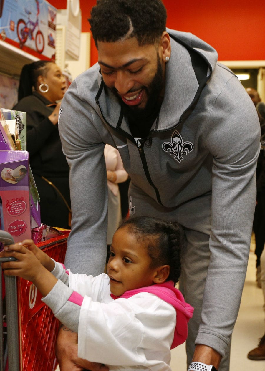 Anthony Davis and his adorable daughter, sharing heartwarming moments together