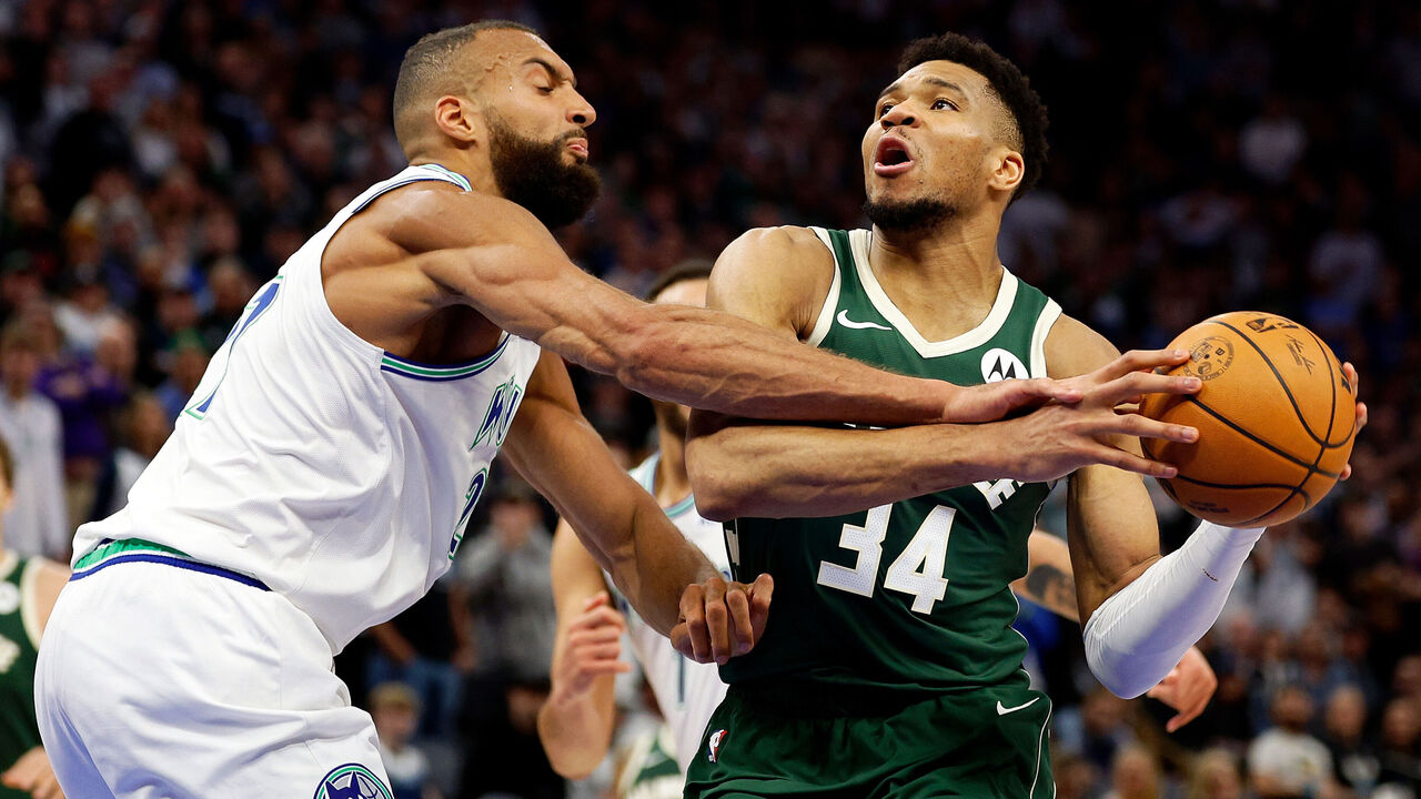 Bucks begin 2nd half with win over West-leading T-Wolves | theScore.com