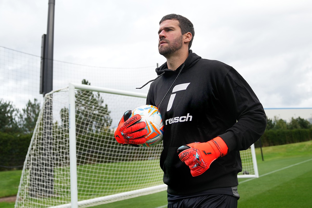 ALISSON BECKER JOINS REUSCH!