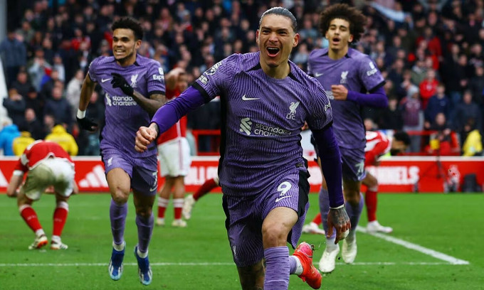 Nunez (No. 9) celebrates the decisive goal to help Liverpool win against Nottingham. Photo: Reuters