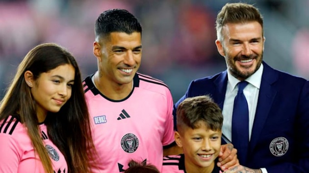 Suarez's daughter is as beautiful as an angel - Football