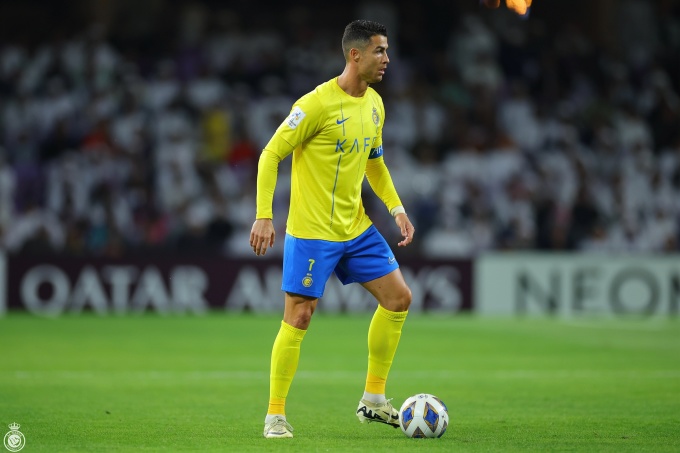 Ronaldo in the match Al Nassr lost 0-1 to Al Ain.  Photo: ANFC