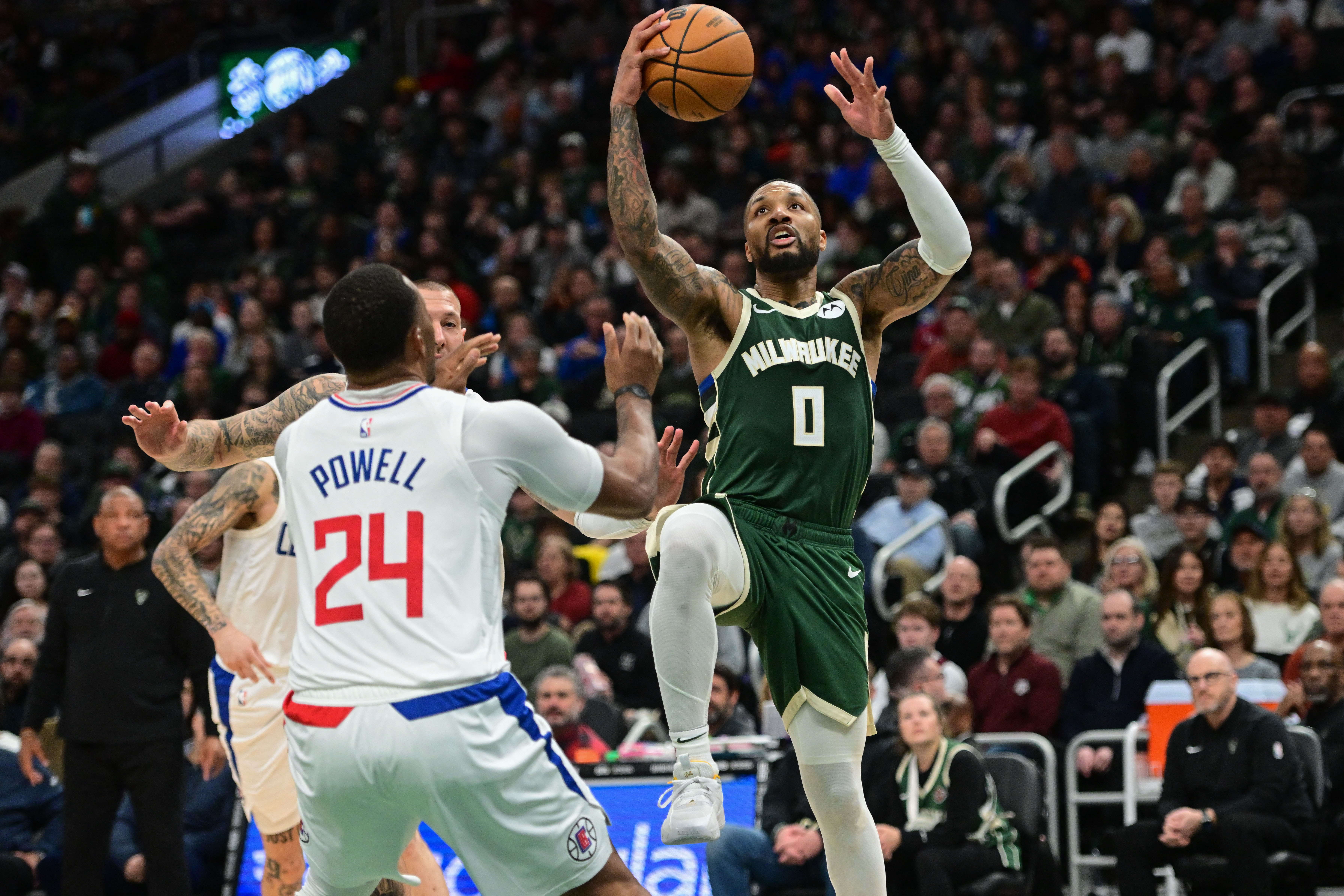 NBA roundup: Damian Lillard (41) lifts Bucks past Clippers | Reuters