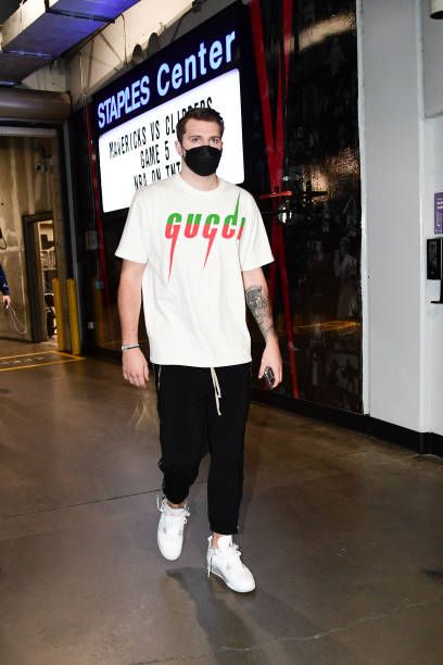 Luka Dončić Arrivals Pictures and Photos - Getty Images | Luka dončić, Nba  outfit, Mens tops