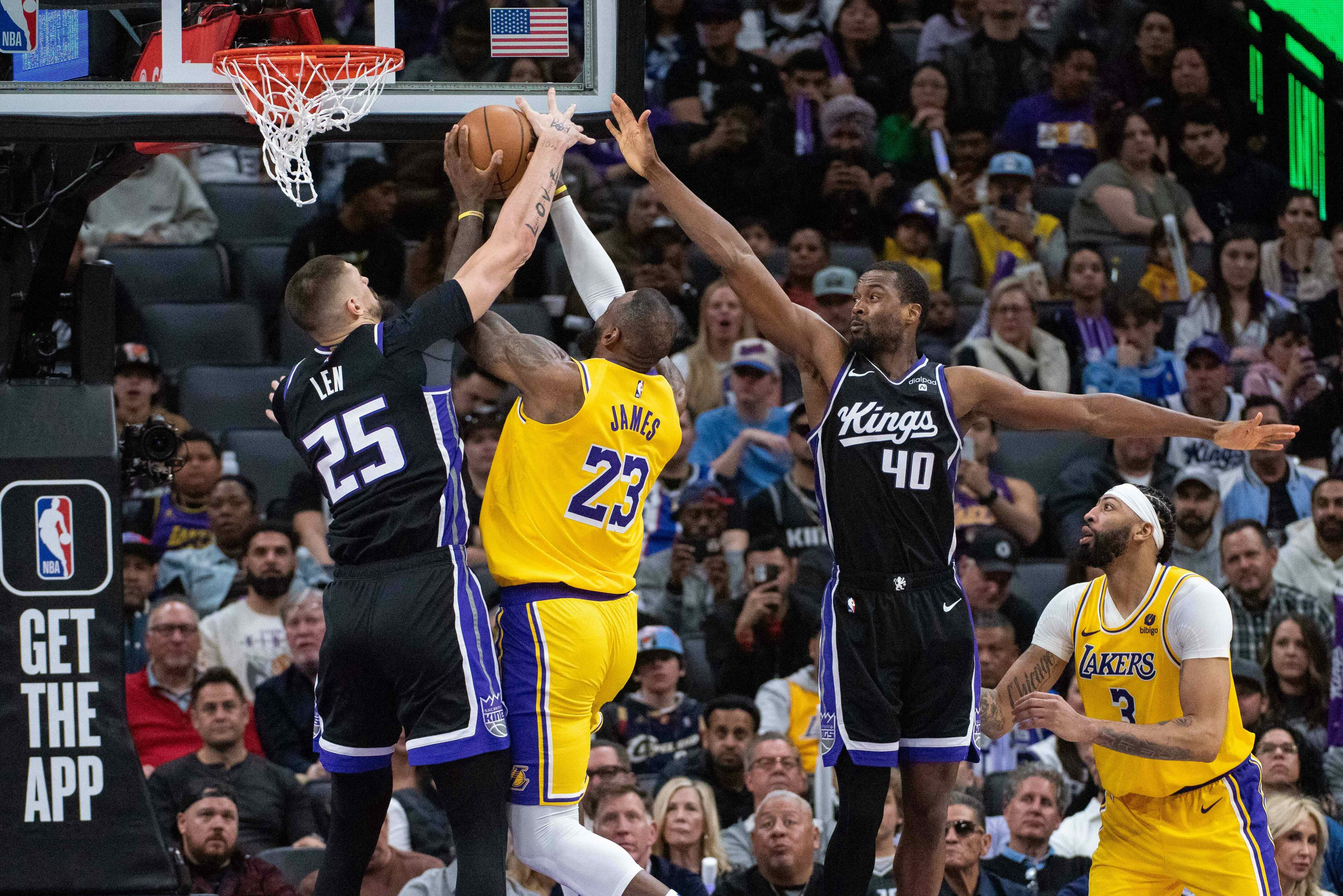 NBA roundup: Kings hang on to take down Lakers | GMA News Online