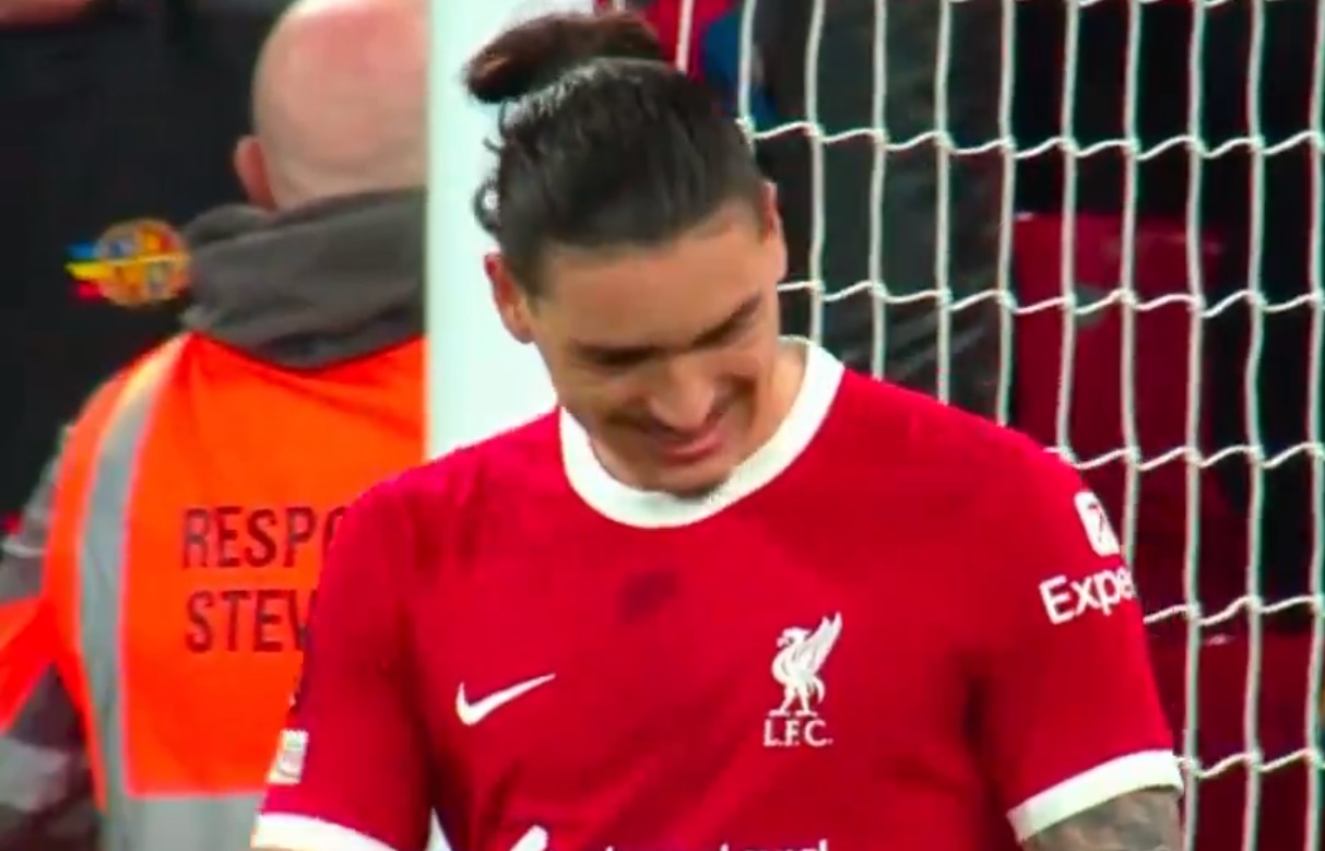 Video) Nunez reaction to missed sitter will have Liverpool fans howling