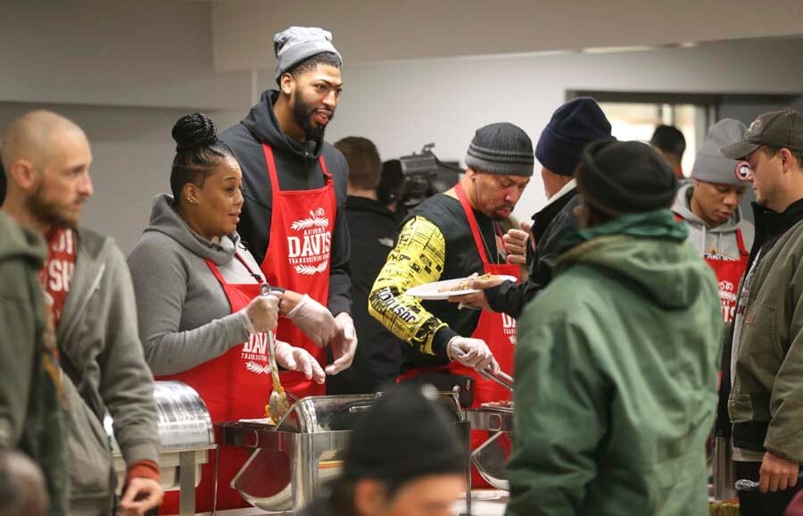 Anthony Davis’ 6th Annual Thanksgiving Dinner