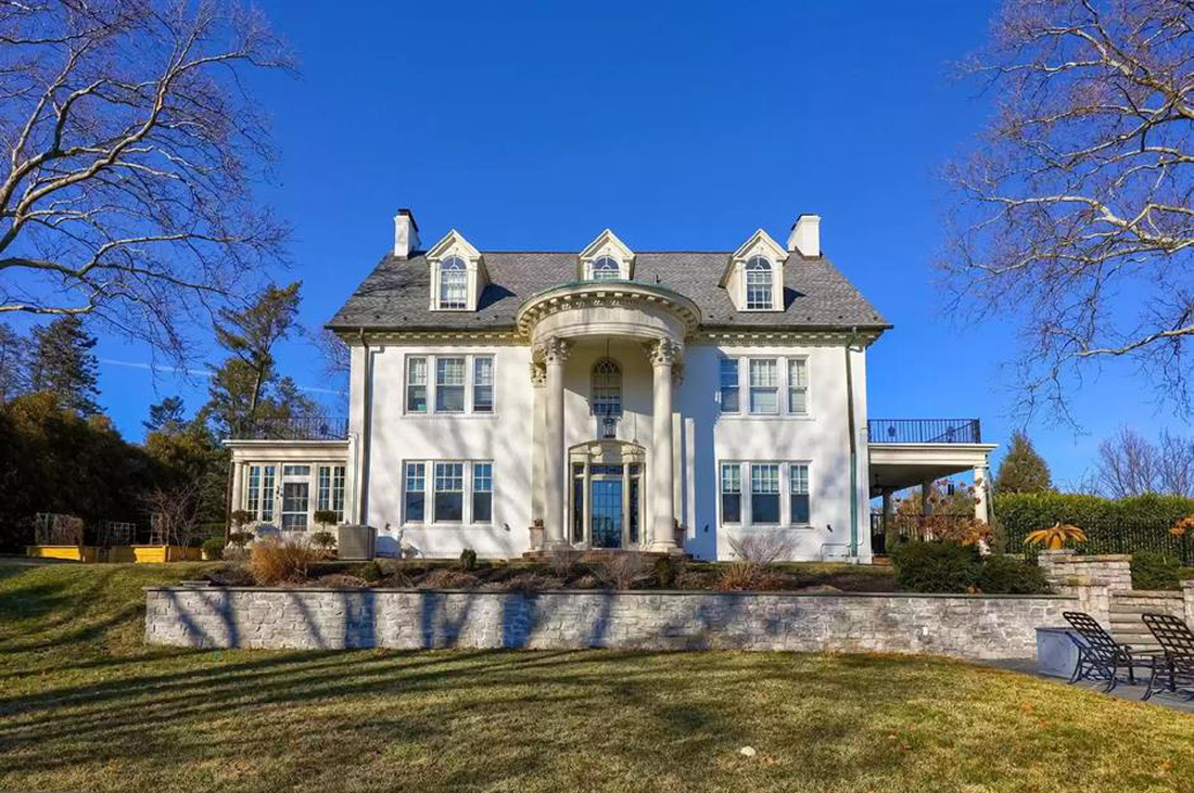 Taylor Swift's childhood home in the town of Wyomissing, Pennsylvania - Photo: RE/MAX