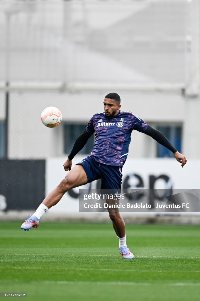 Gleison Bremer of Juventus during a training sessionahead of their... News  Photo - Getty Images