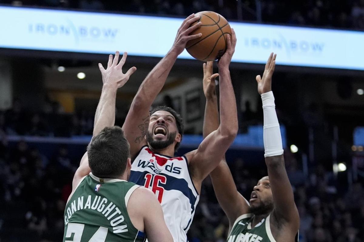 Wizards overcome Antetokounmpo's triple-double in a 117-113 victory over the Bucks - Yahoo Sports