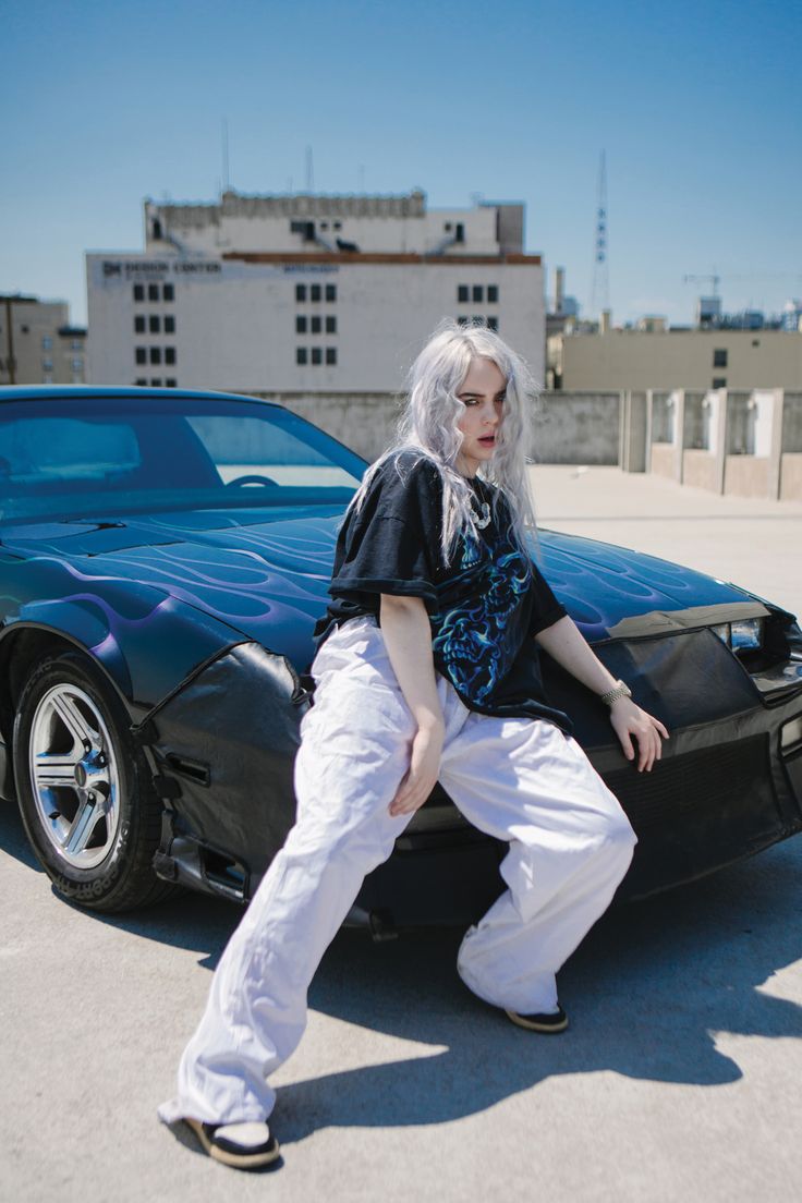 Billie Eilish for Notion Magazine styled by Kyle Smith and photographed by  Millicent Hailes | Célébrités, Billie eilish, Billie