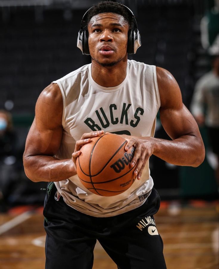 Giannis Antetokounmpo | Fotos de baloncesto, Jugadores de baloncesto, Baloncesto