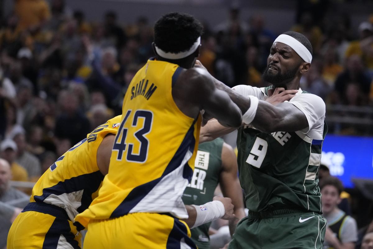 Short-handed Bucks take another hit with Bobby Portis Jr.'s early ejection vs. Pacers in Game 4 - Yahoo Sports