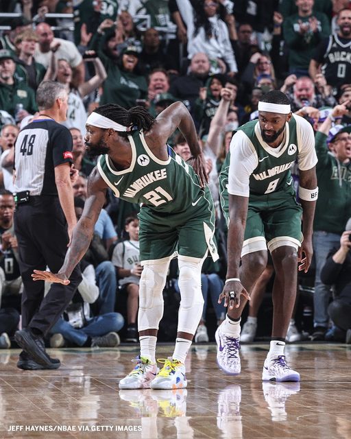 May be an image of 2 people, people playing basketball, basketball jersey, crowd and text that says "48 MHIKEE URIUKEE 리 JEFF IEFHAYNES/NBAEVIAGETTYIMACES GETTY IMAGES HAYNES/NBAE"