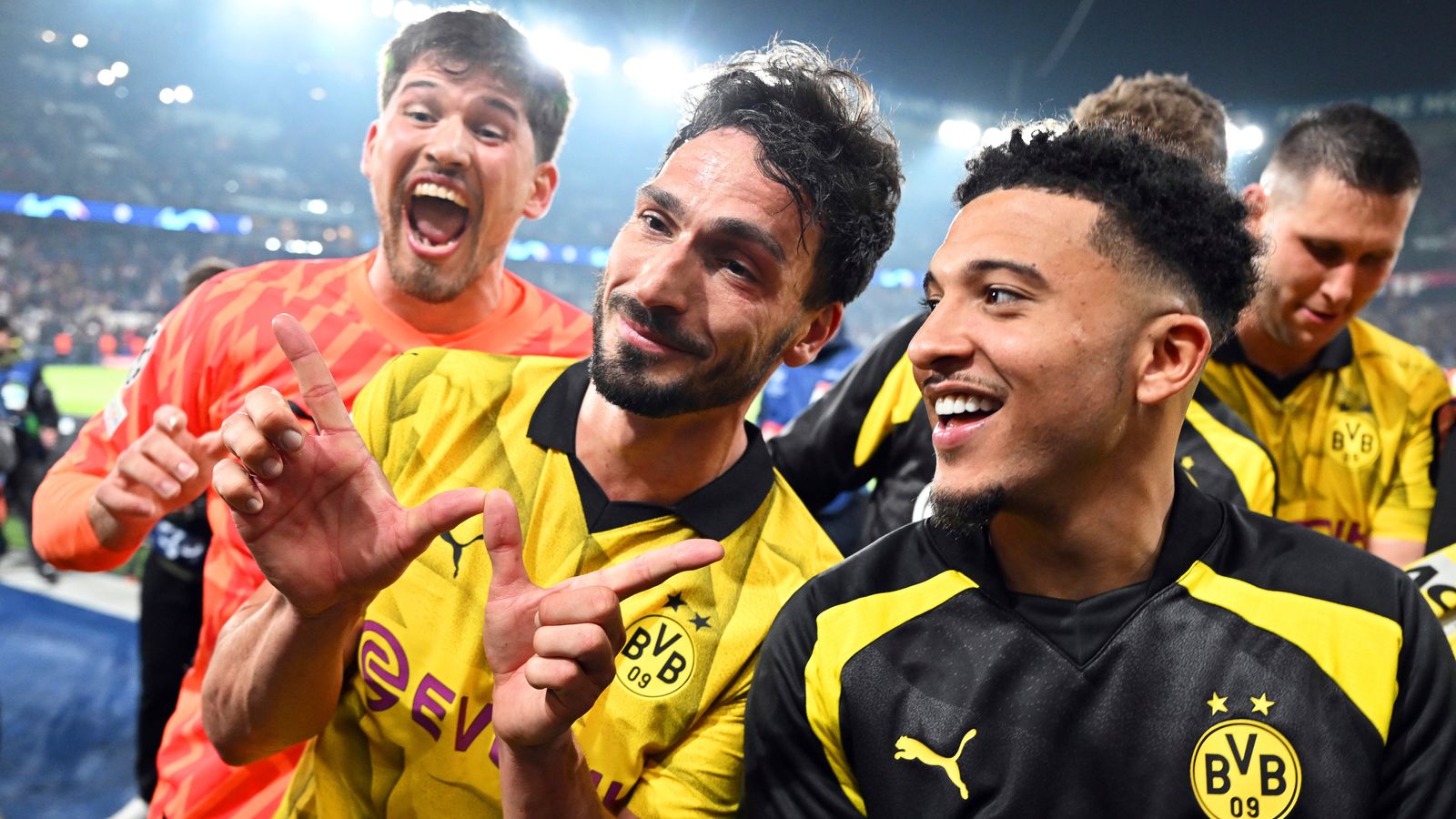 PSG 0-1 Borussia Dortmund: Champions League talking points as Jadon Sancho  stifles Kylian Mbappe and PSG suffer woodwork misfortune | Football News |  Sky Sports