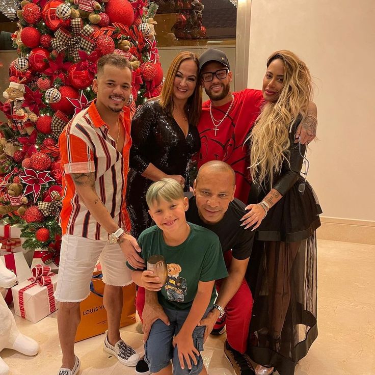 Neymar family Christmas 2020 | Neymar, Persona