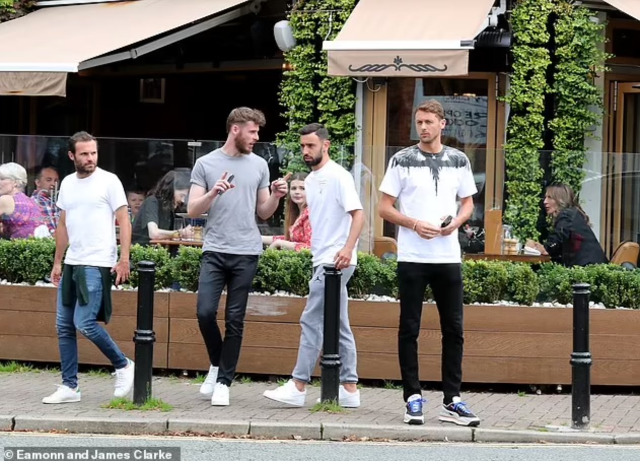 Man Utd Malaysia on X: "Bruno Fernandes, David de Gea, Nemanja Matić and  Juan Mata spotted out in Cheshire today [mail] https://t.co/Hizq9g19h4" / X