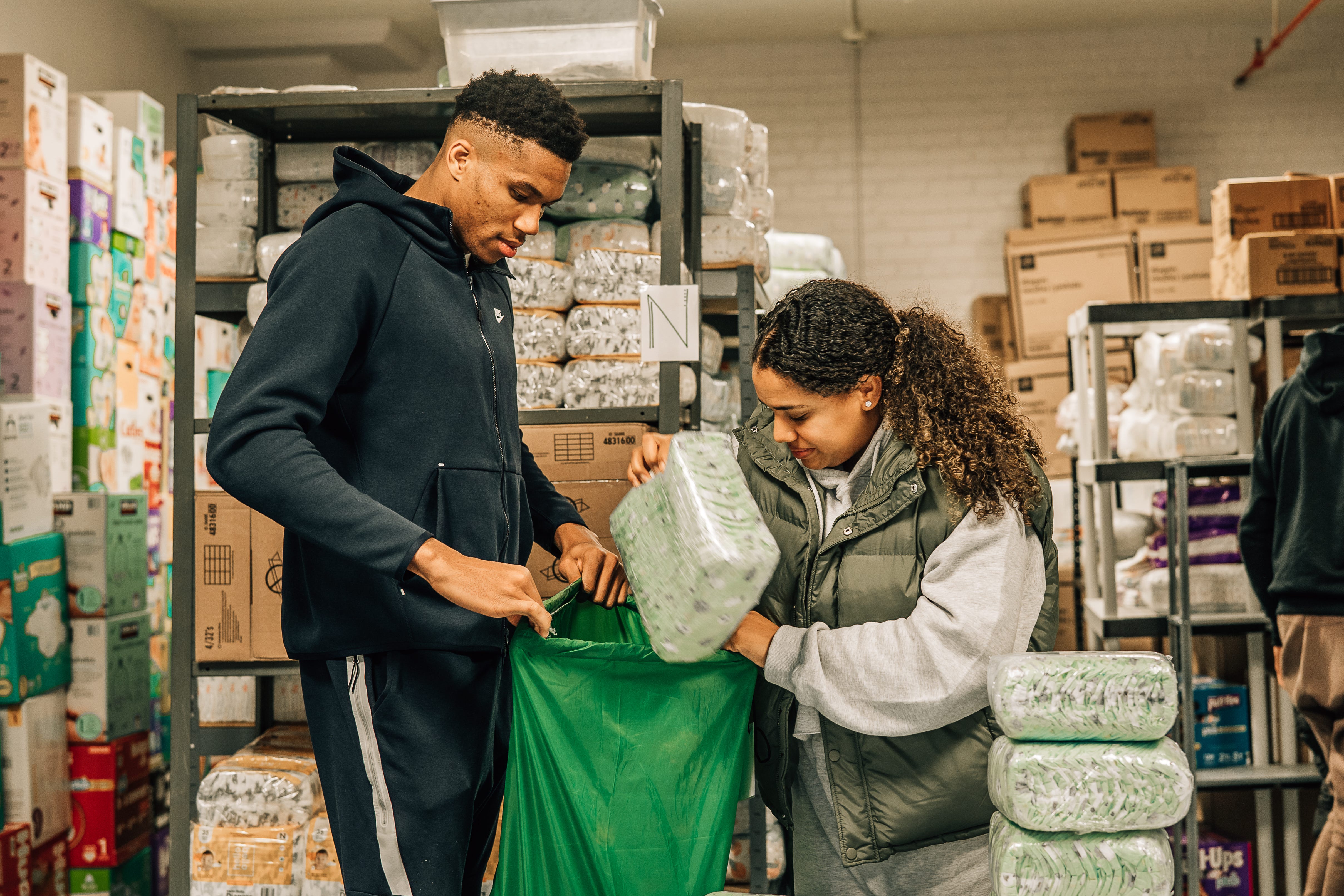 Giannis Antetokounmpo, Mariah hosting Milwaukee Diaper Mission drive