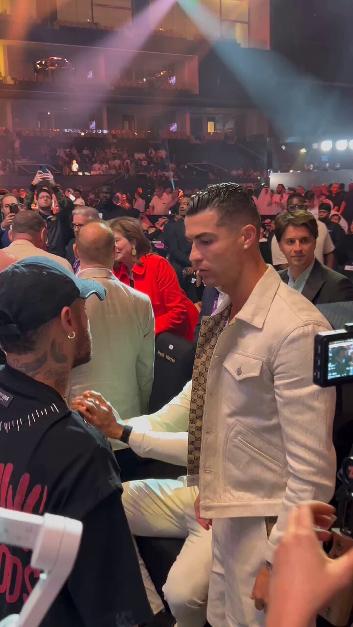 B/R Football on X: "Neymar links up with Ronaldo before the fight  (via  @boxingontnt) https://t.co/hRsoNEIsat" / X