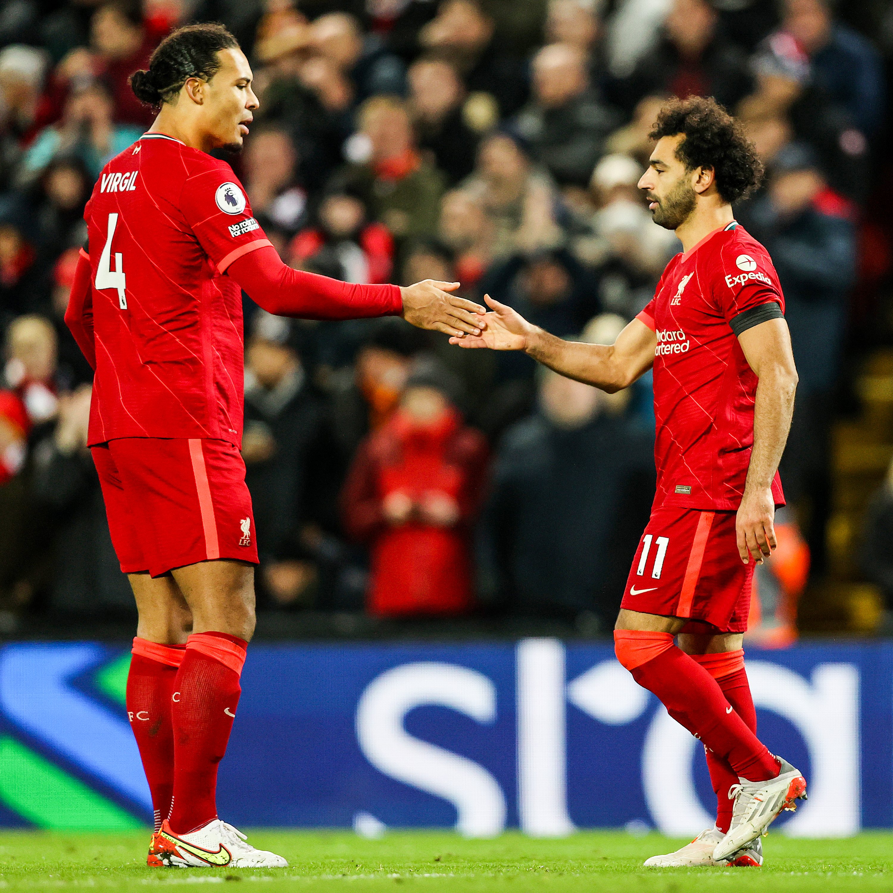 B/R Football on X: "Mo Salah and Virgil van Dijk are on Liverpool's bench. Jürgen Klopp confirms they 'are ready to come on but not start.' https://t.co/vtV73UUCIf" / X