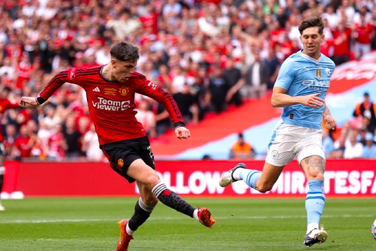 Man City - MU football video: Unexpected "gift", young stars shine (FA Cup Final) (H1) - 1