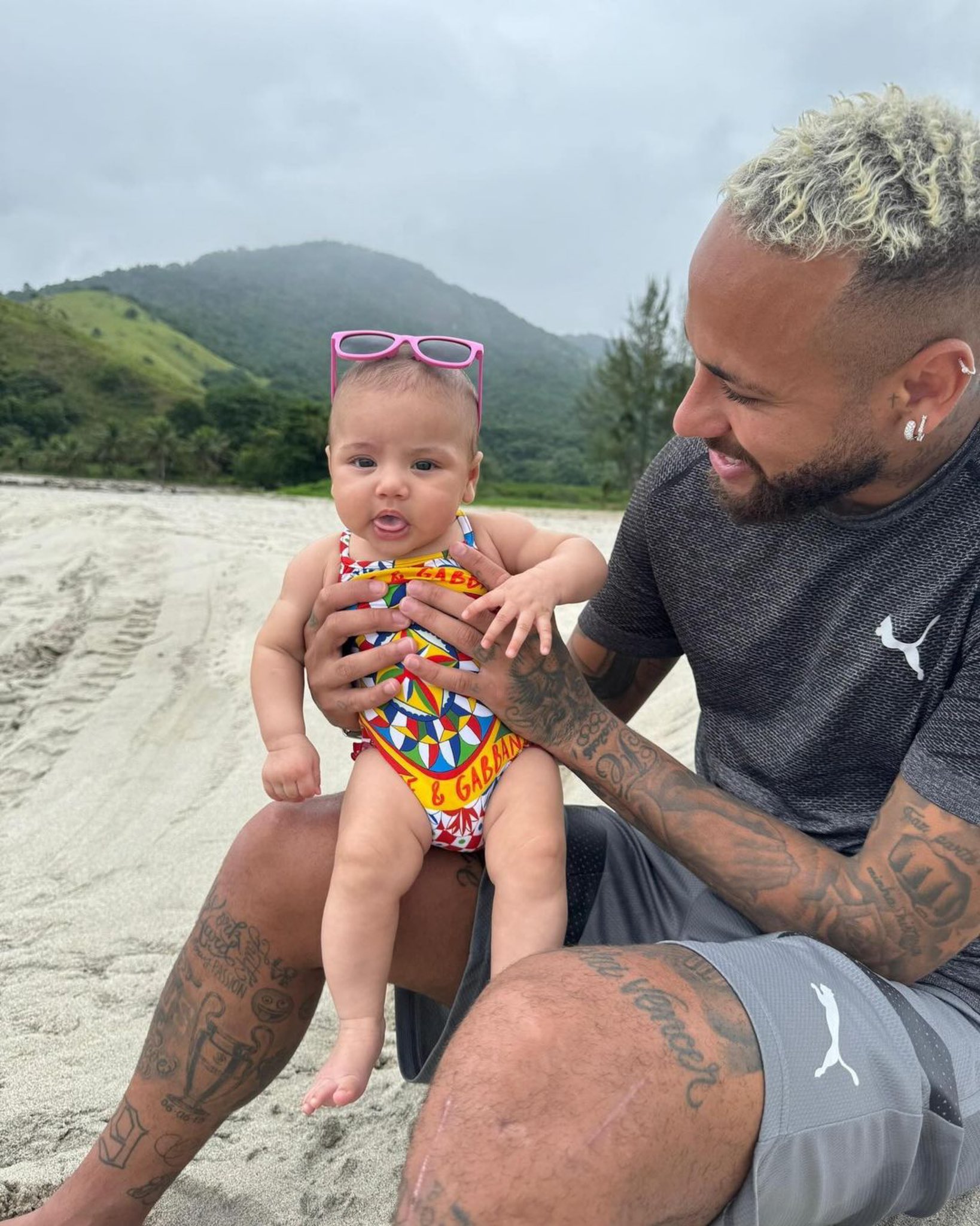 YabaLeftOnline on X: "Neymar and his daughter https://t.co/hHSOkDpMYt"  / X