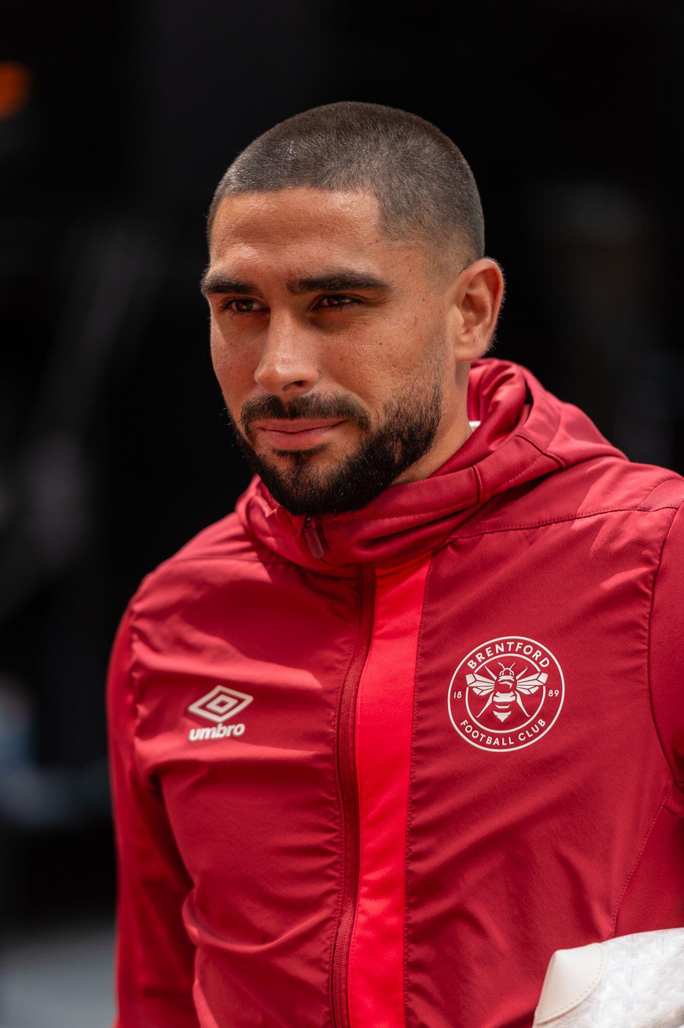 Neal Maupay got involved with a hilarious reply