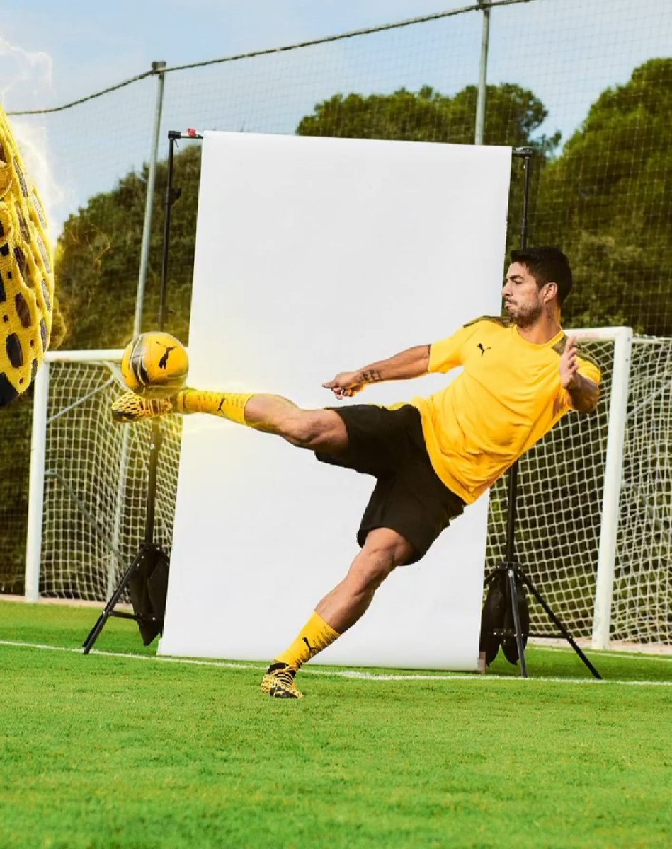 FEES Marketing Deportivo on X: "Con la imagen de Luis Suárez, Puma promociona sus nuevos zapatos. #Puma #Spark https://t.co/6PimiQgDKp" / X