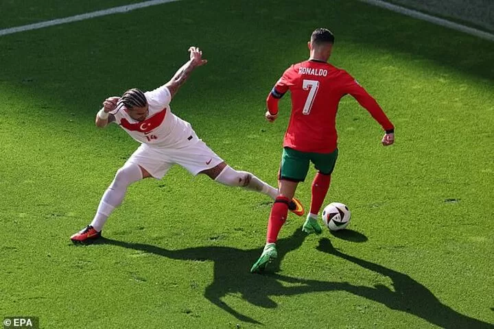 Fans wax lyrical about Cristiano Ronaldo after he dropped a defender with step overs during Portugal's clash with Turkey | All Football