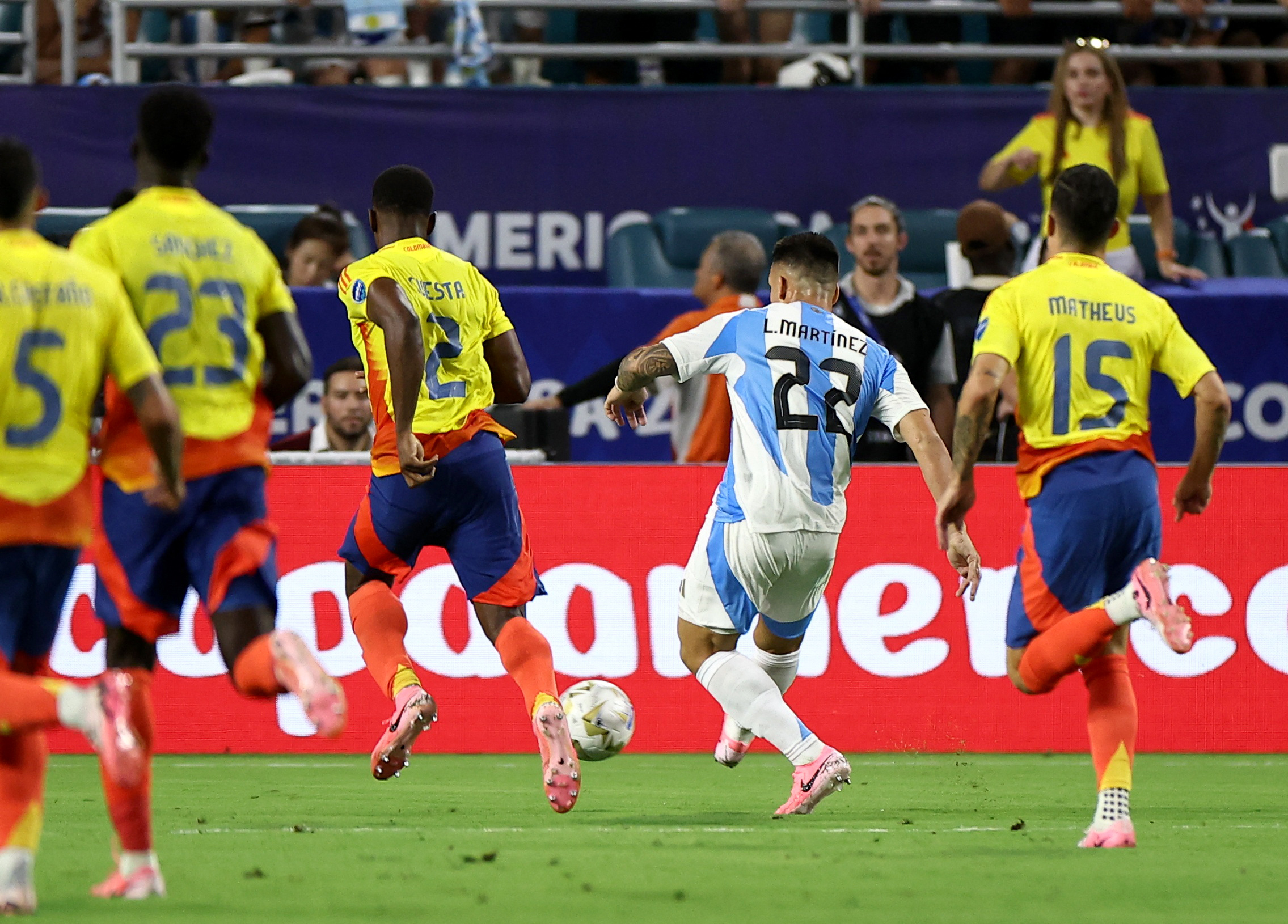 Messi rời sân trong nước mắt, Lautaro Martinez đưa Argentina vô địch Copa  America 2024